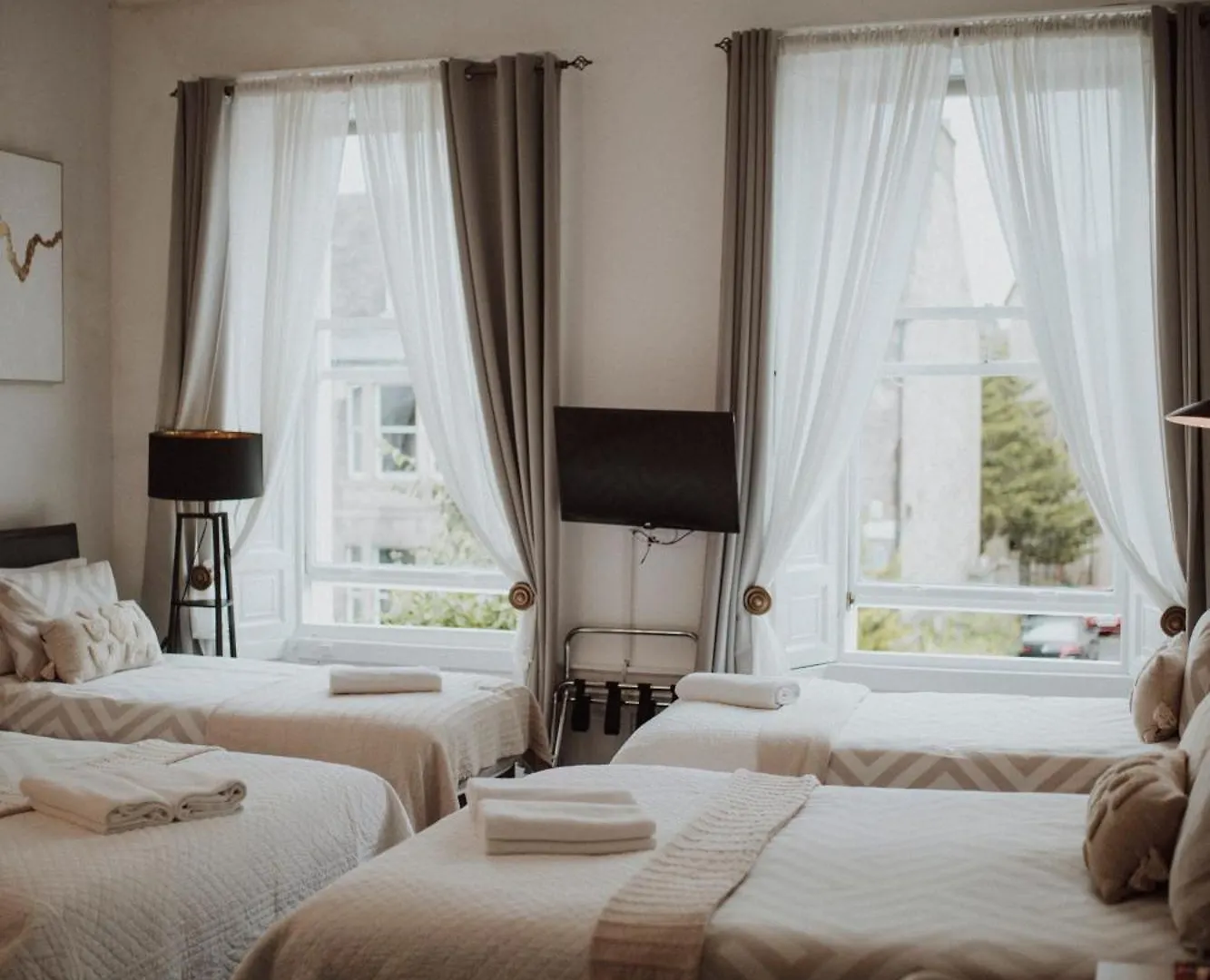 16 Pilrig Guest House Edinburgh