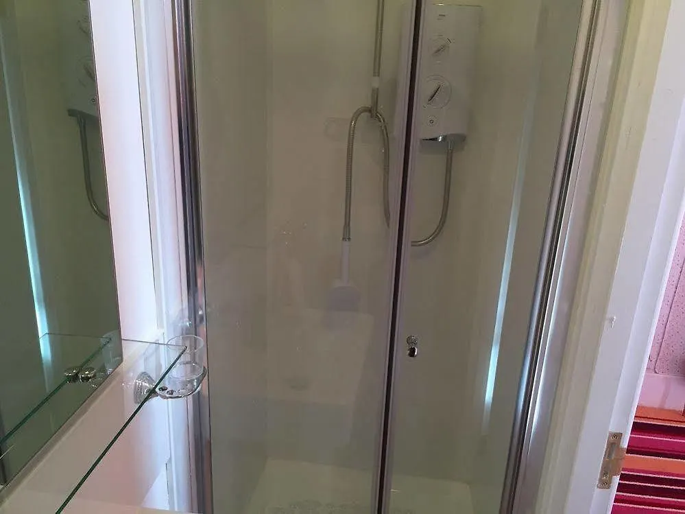 Bed & Breakfast 16 Pilrig Guest House Edinburgh