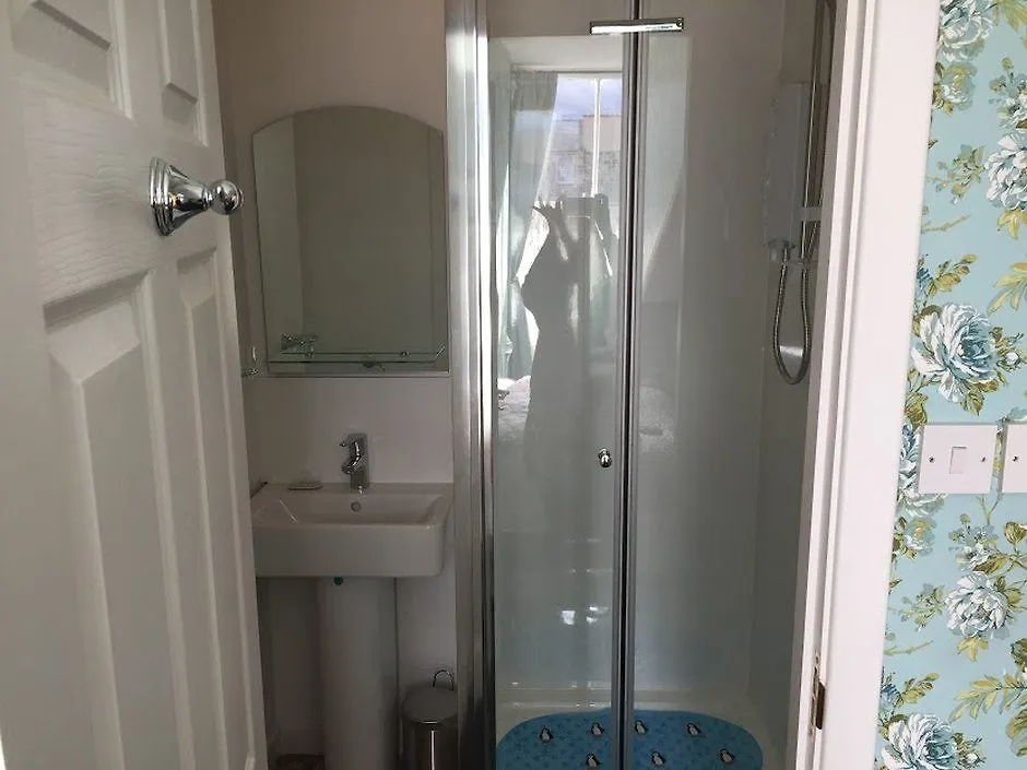 16 Pilrig Guest House Edinburgh Bed & Breakfast