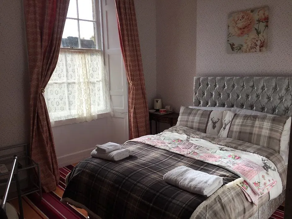 16 Pilrig Guest House Edinburgh Bed & Breakfast