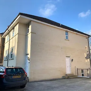 Spacious 2 Bed With Off Street Parking United Kingdom