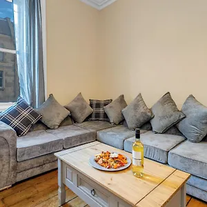 City Centre Jasmine -sleeps 7 Apartment