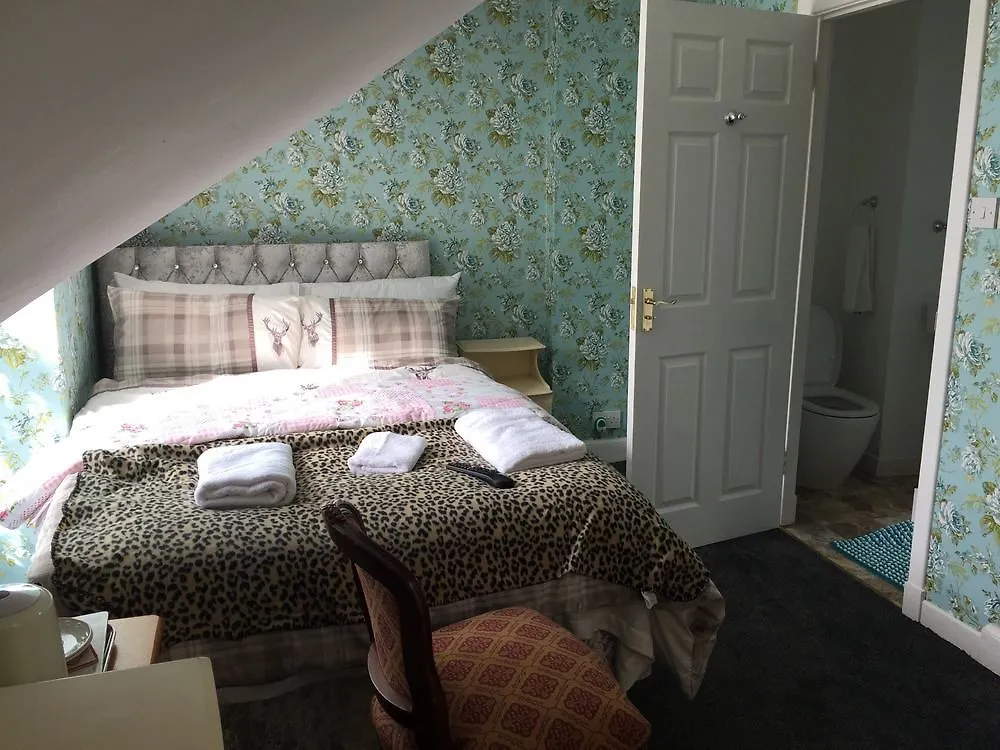 16 Pilrig Guest House Эдинбург Великобритания