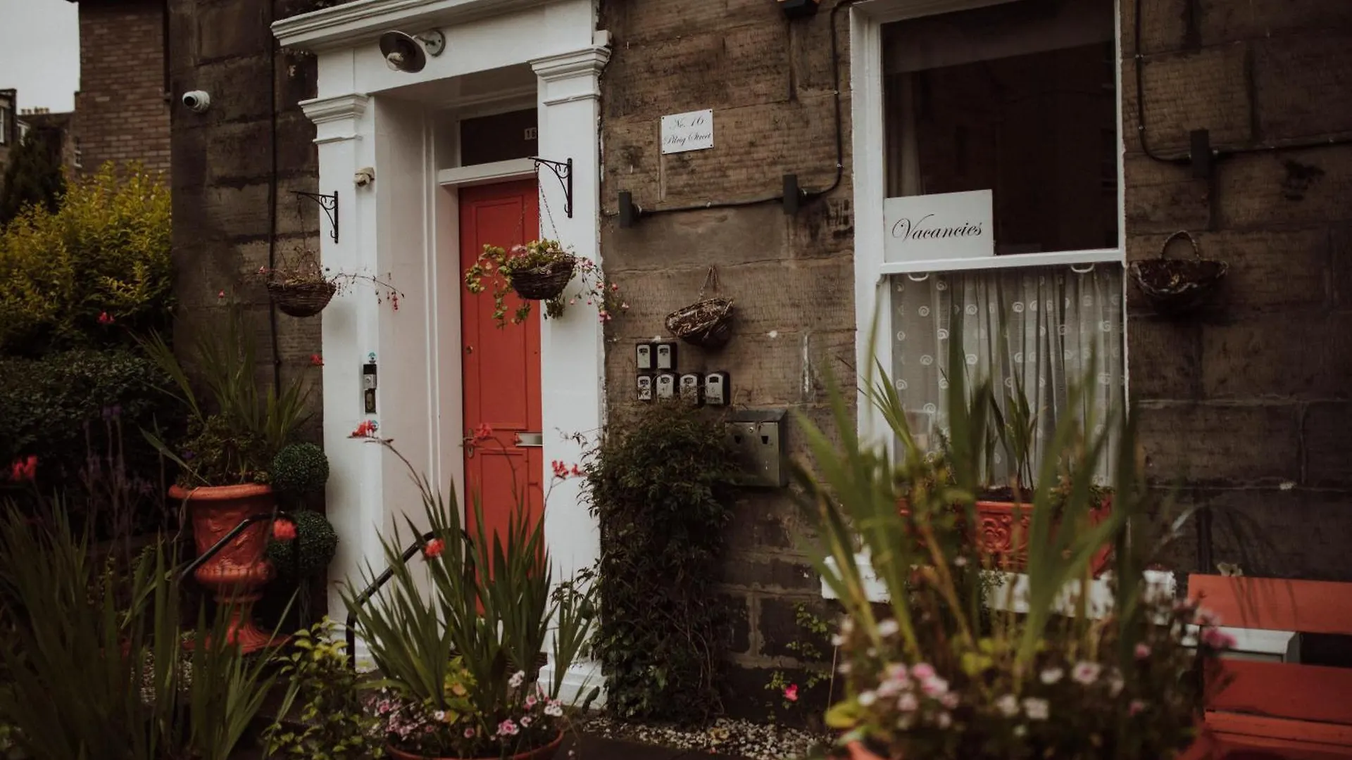 16 Pilrig Guest House Эдинбург Великобритания